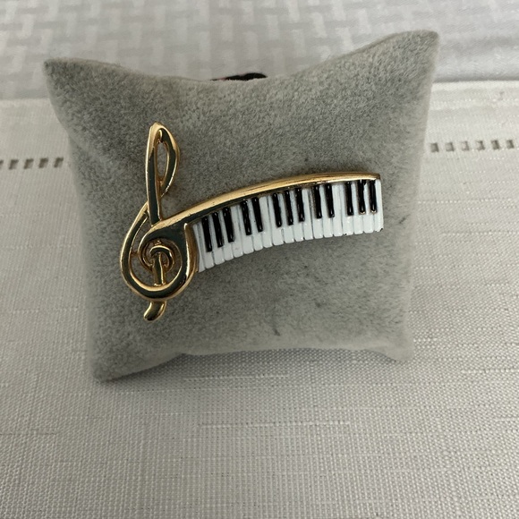 AJC Music Theme Brooch Jewelry - AJC Music Theme Piano Gold Tone Brooch